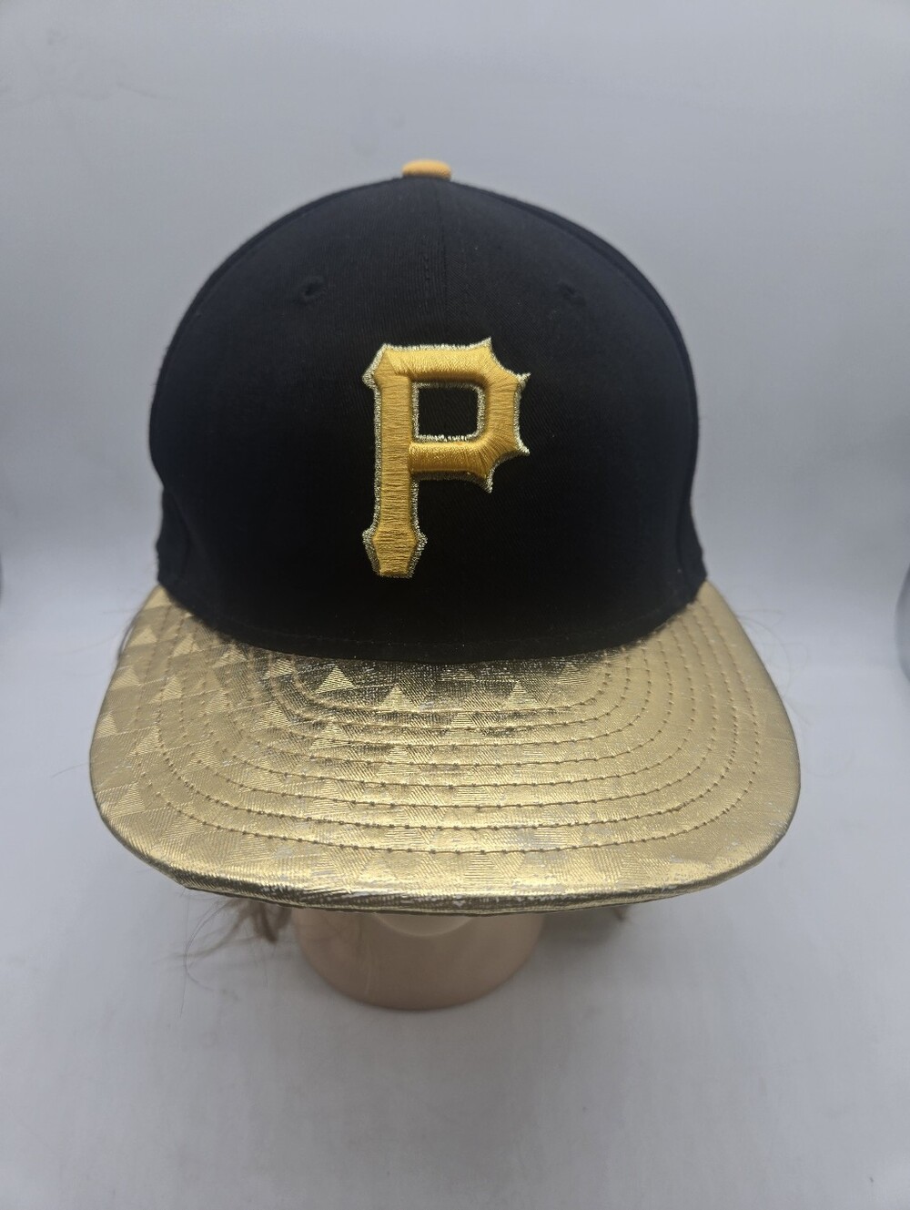 Pittsburgh Pirates Black & Gold Baseball Cap.  New Era